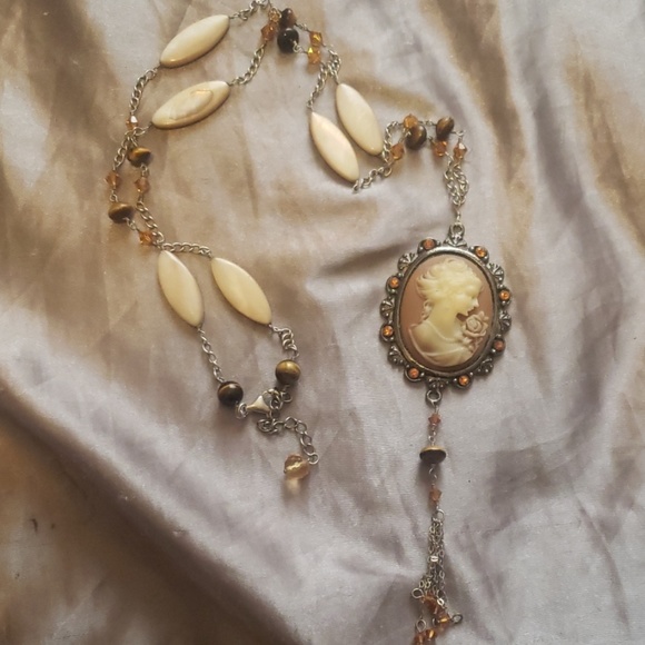 Cameo Necklace - Picture 3 of 5